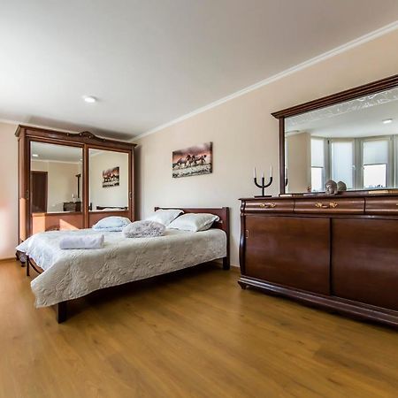 Super Comfort Flat For You Near The Metro. Kiev Esterno foto