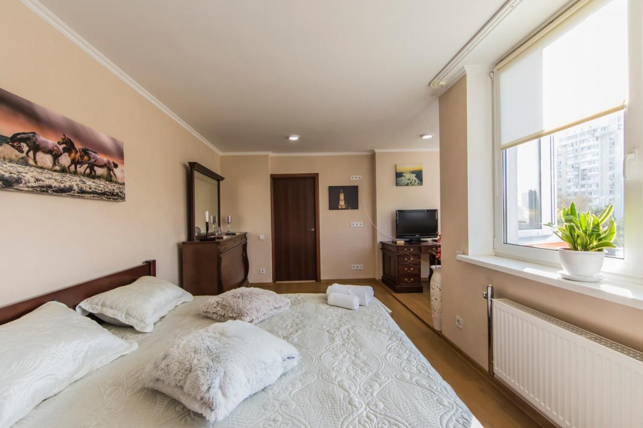Super Comfort Flat For You Near The Metro. Kiev Esterno foto